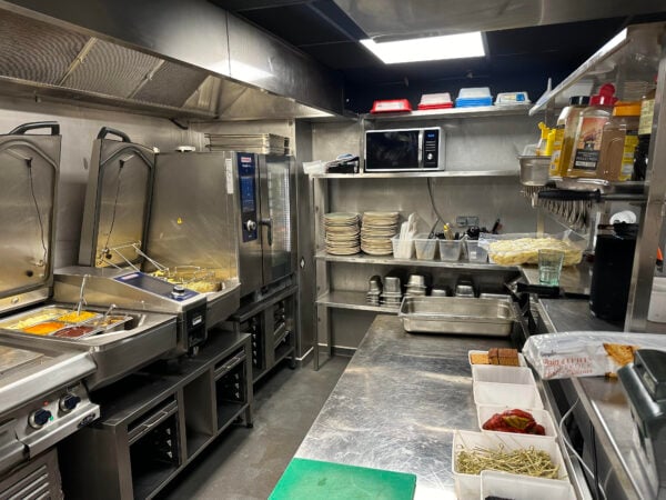Traitement des blattes en cuisine