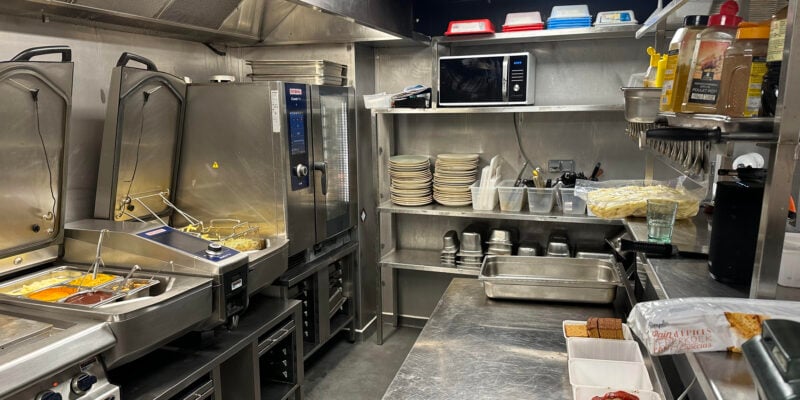 Traitement des blattes en cuisine