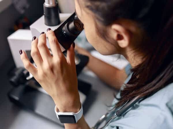 Substances actives et formulations