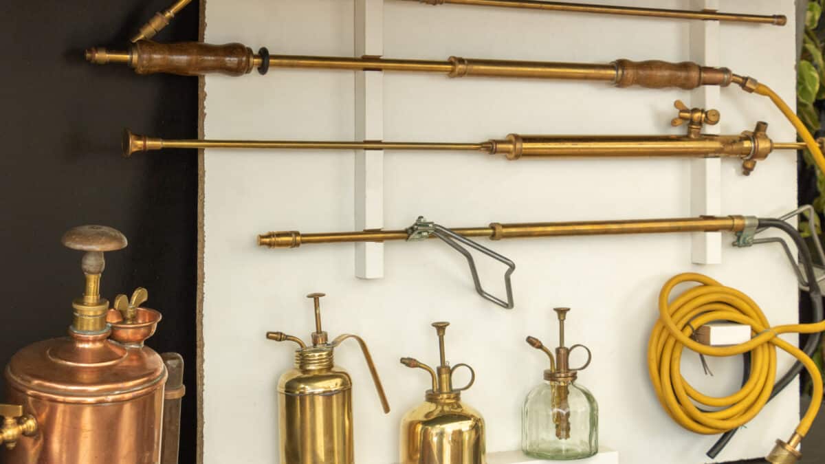 Matériel ancien pour expert anti-nuisibles